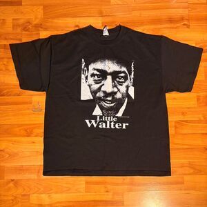 American-vintage Men's Black and Grey T-shirt